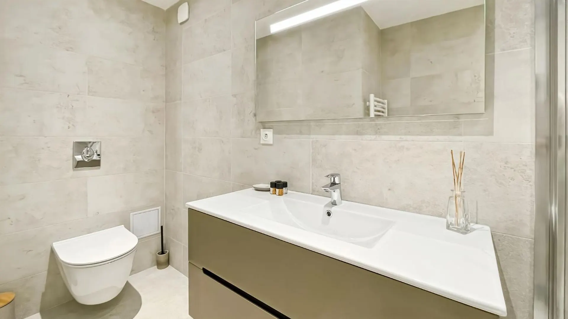 Apartment Lhelvetia - 3 Bedrooms - 3 Bathrooms - Near Croisette Cannes France